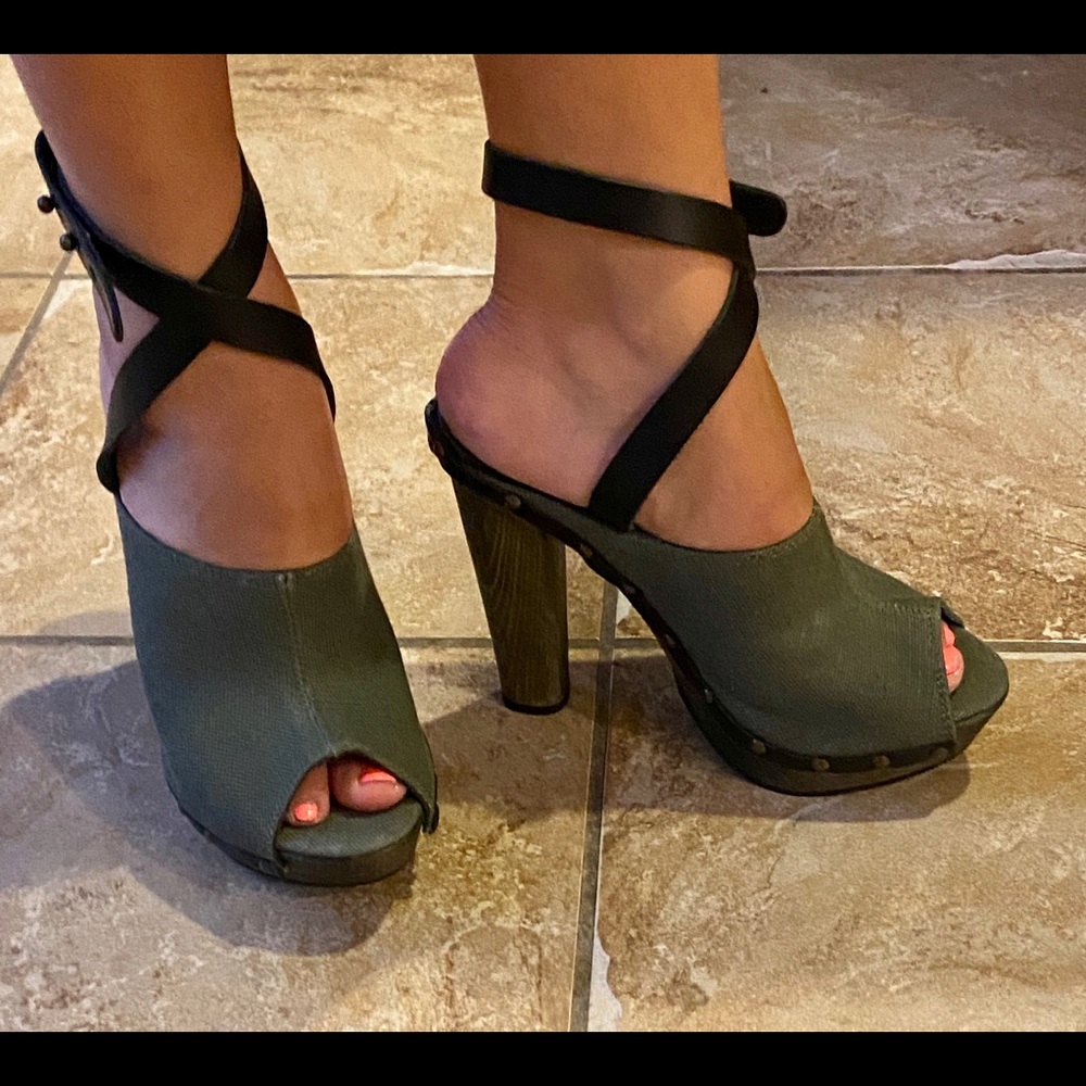 DIESEL Green Leather Strap Wooden Platform Sz. 7.5 NWT/NIB